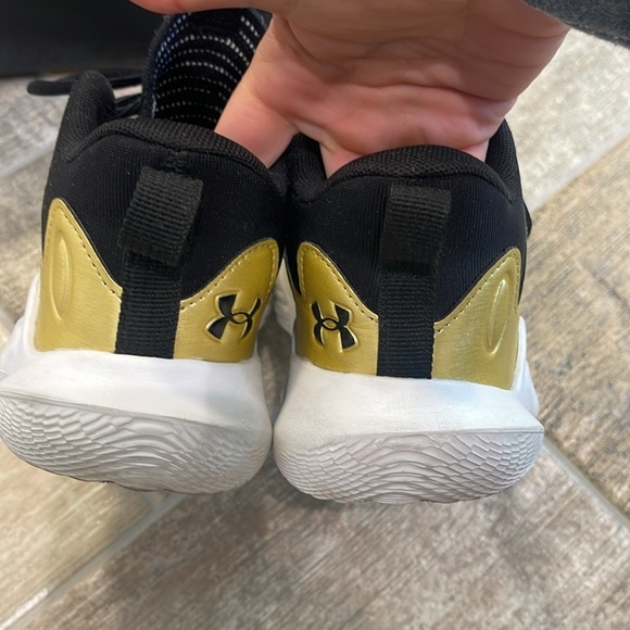 Under Armour Womens UA W Flow Breakthru 4 Black & Gold Basketball Sneakers 7 - Picture 7 of 10